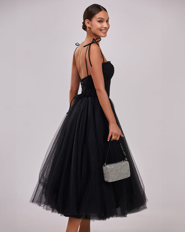 فستان Black Tie-strap cocktail dress with the elegant corset embroidery